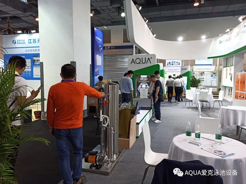 愛克展位絡繹不絕 愛克展位絡繹不絕